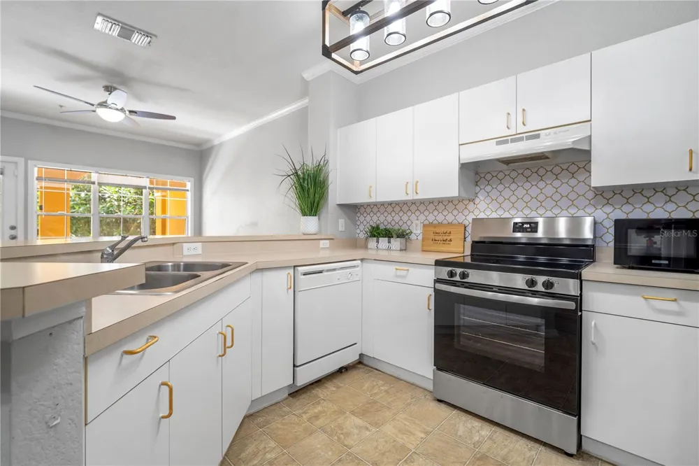 3615 CONROY ROAD #614 Orlando, FL 32839
