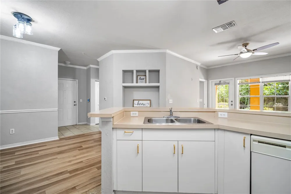 3615 CONROY ROAD #614 Orlando, FL 32839
