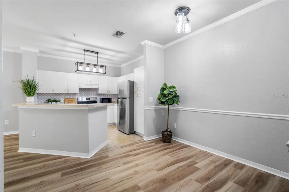 3615 CONROY ROAD #614 Orlando, FL 32839