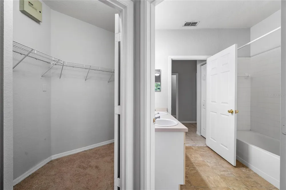 3615 CONROY ROAD #614 Orlando, FL 32839