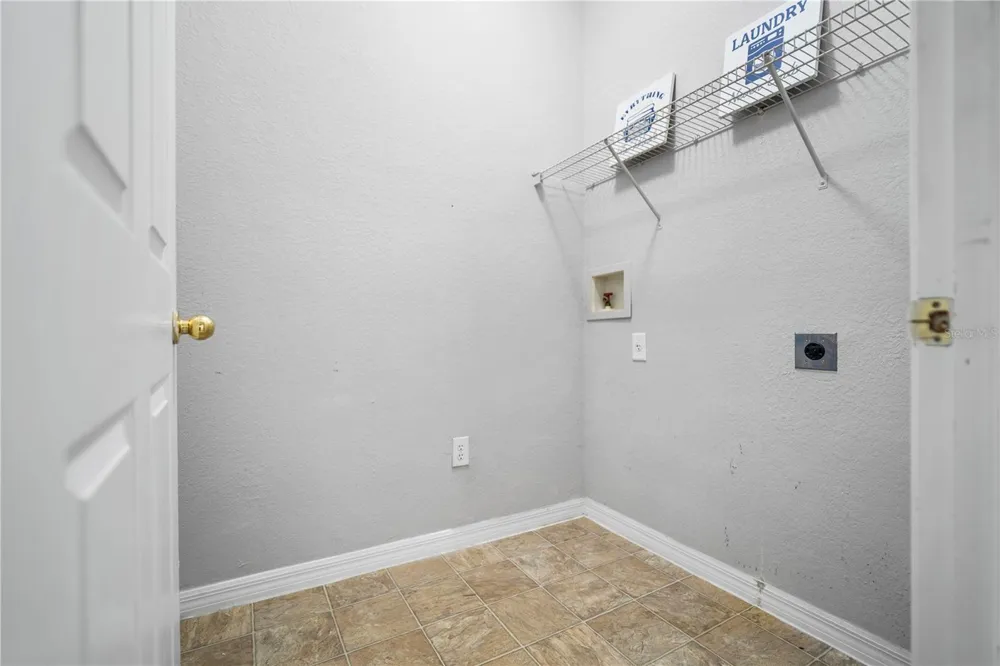 3615 CONROY ROAD #614 Orlando, FL 32839
