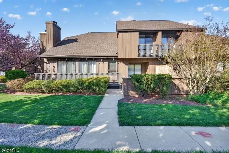 66 Kingsberry Dr Franklin, NJ 08873
