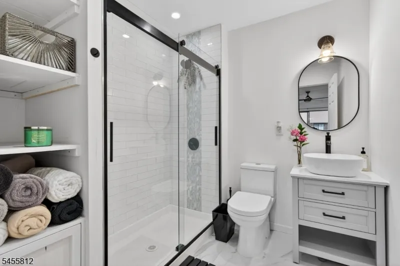 66 Kingsberry Dr Franklin, NJ 08873