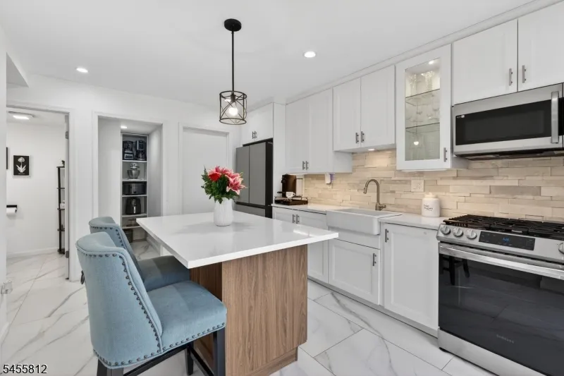 66 Kingsberry Dr Franklin, NJ 08873