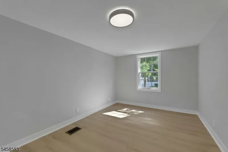 405 Terhune Ave Paramus, NJ 07652