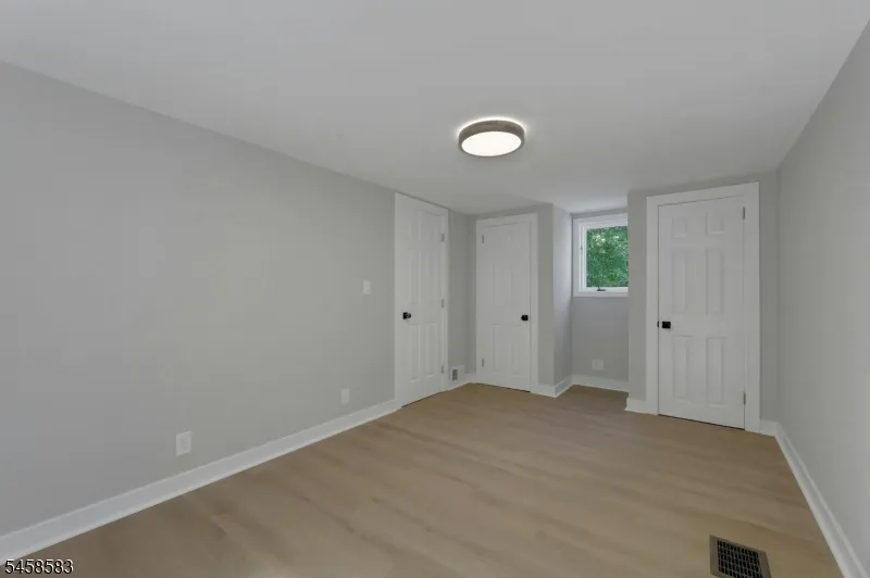 405 Terhune Ave Paramus, NJ 07652
