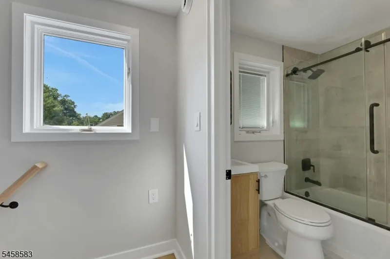 405 Terhune Ave Paramus, NJ 07652