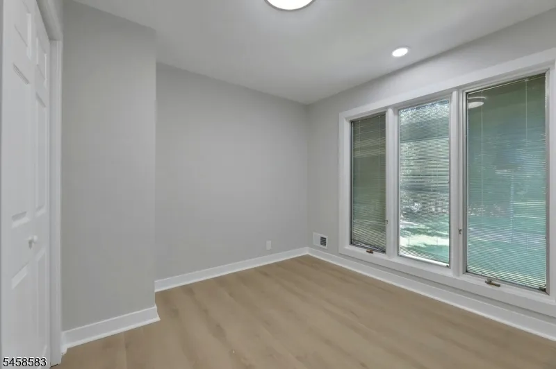 405 Terhune Ave Paramus, NJ 07652