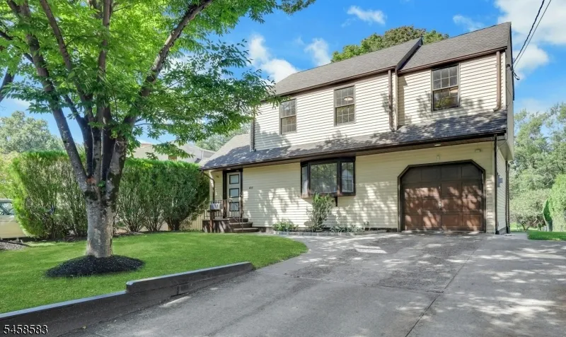 405 Terhune Ave Paramus, NJ 07652