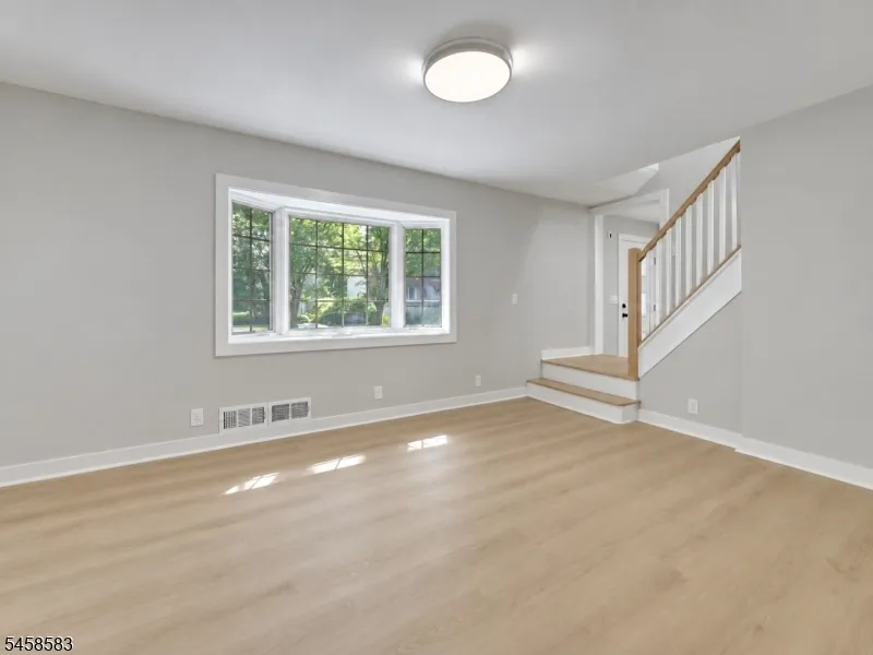 405 Terhune Ave Paramus, NJ 07652