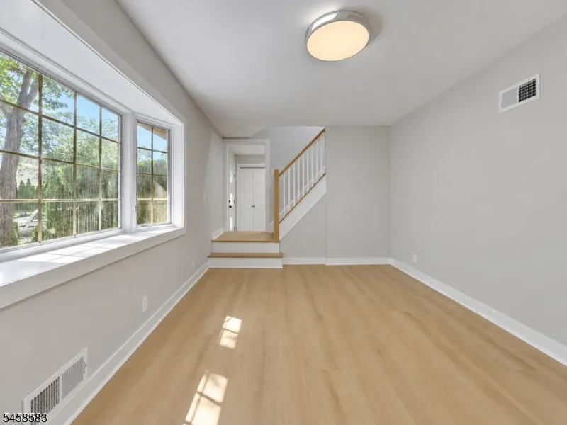 405 Terhune Ave Paramus, NJ 07652
