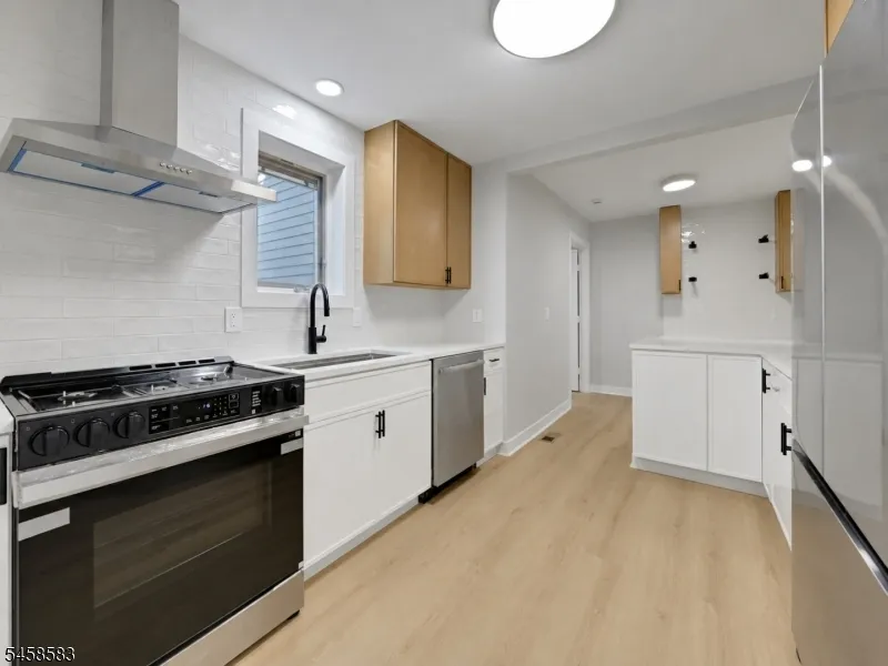 405 Terhune Ave Paramus, NJ 07652