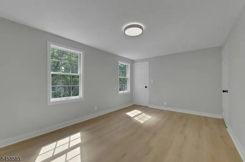 405 Terhune Ave Paramus, NJ 07652