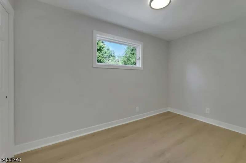 405 Terhune Ave Paramus, NJ 07652