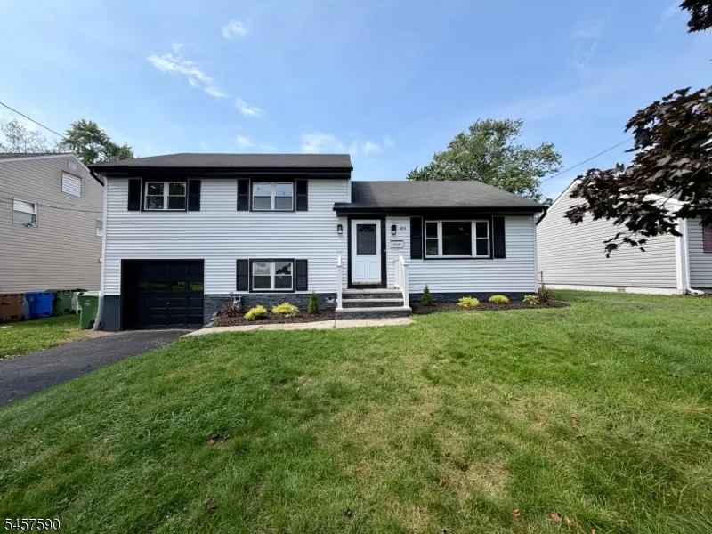 624 Exeter Rd Linden City, NJ 07036