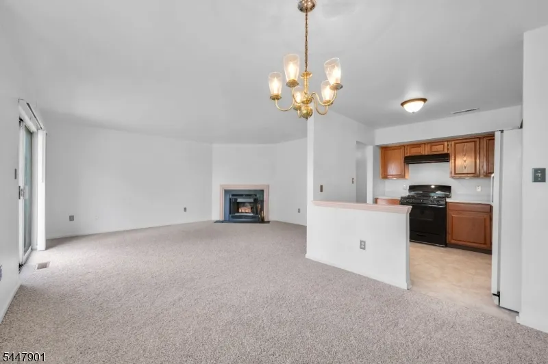 18 Pinehurst Dr Washington, NJ 07882
