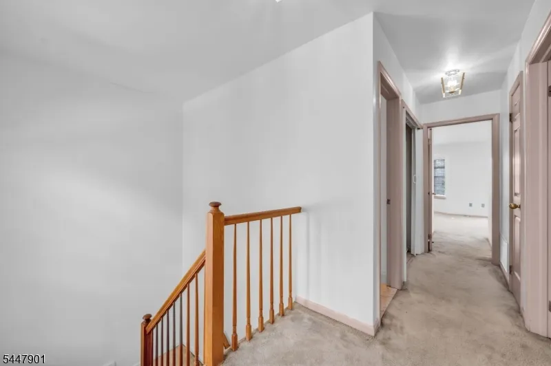 18 Pinehurst Dr Washington, NJ 07882