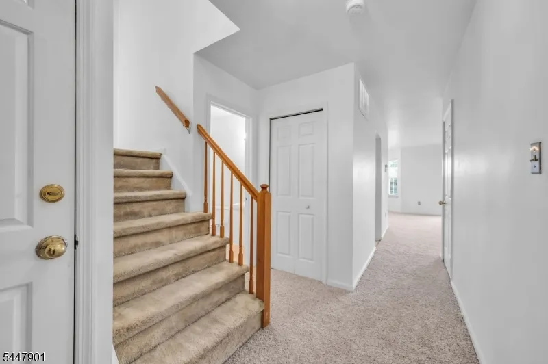 18 Pinehurst Dr Washington, NJ 07882