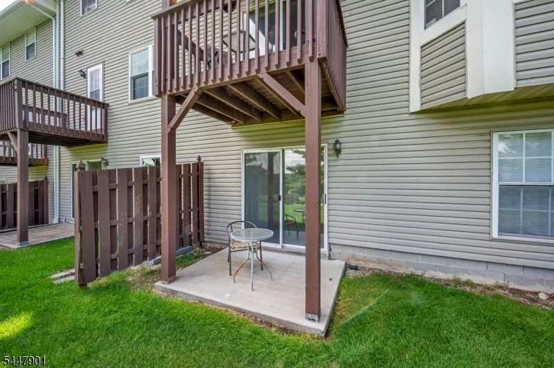 18 Pinehurst Dr Washington, NJ 07882