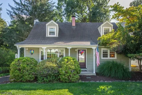 48 Oneida Ave