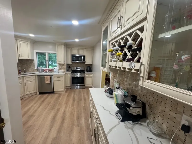 214 Boyle Ave Totowa, NJ 07512