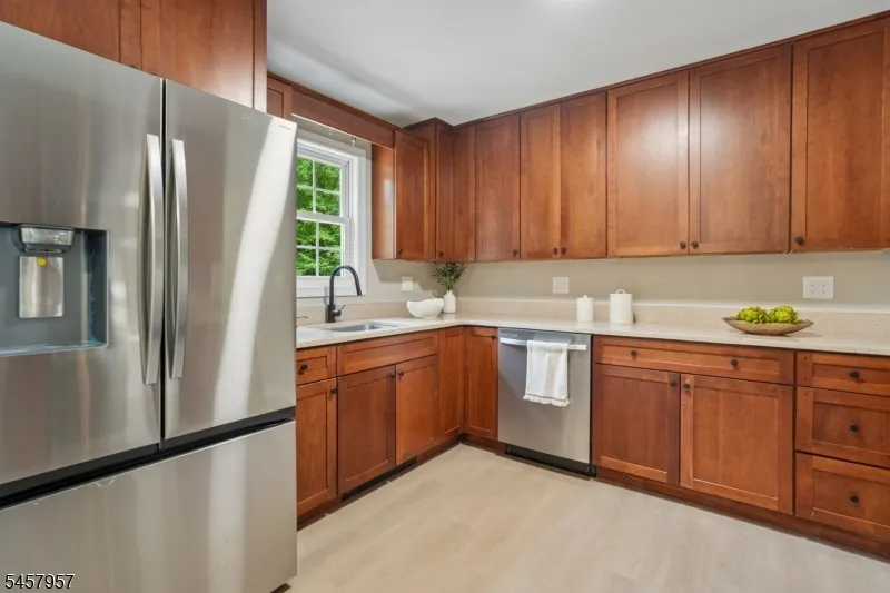 41 Paula Dr Washington, NJ 07853