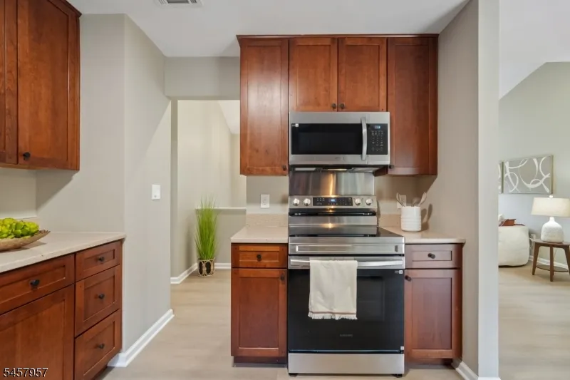 41 Paula Dr Washington, NJ 07853