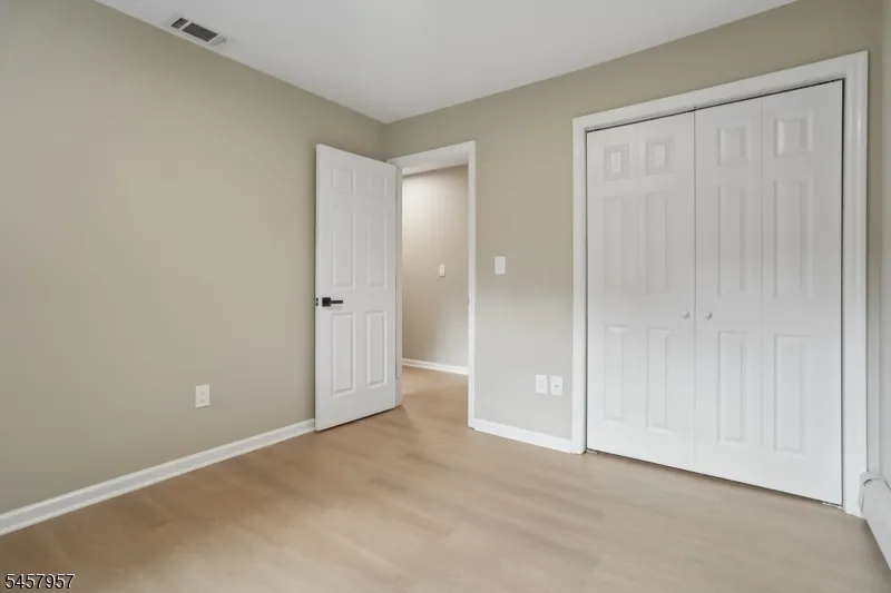 41 Paula Dr Washington, NJ 07853