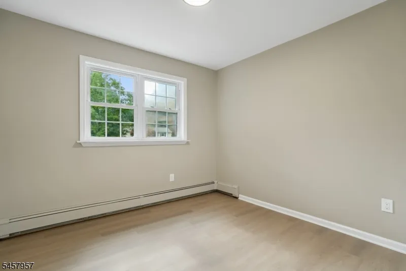 41 Paula Dr Washington, NJ 07853