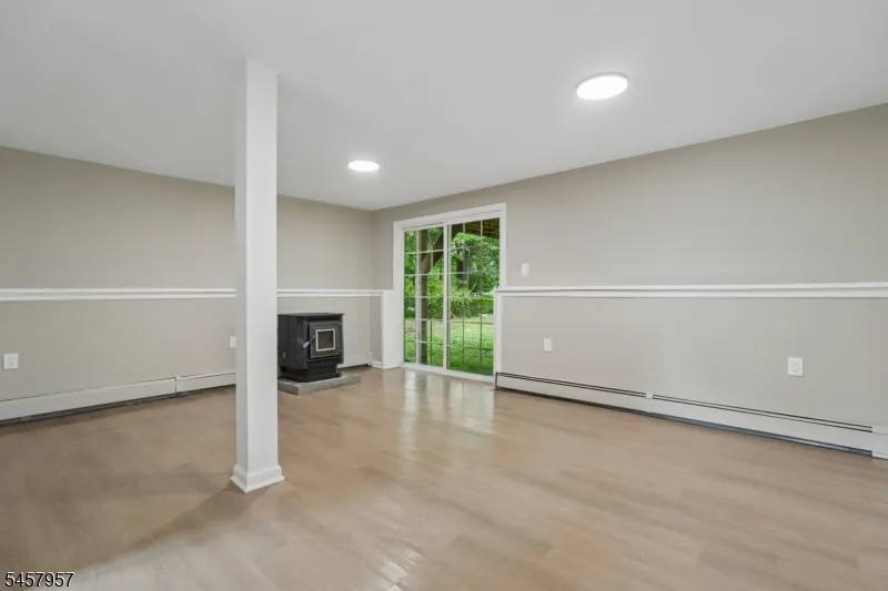 41 Paula Dr Washington, NJ 07853