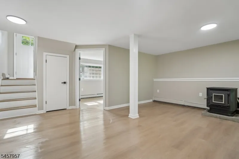 41 Paula Dr Washington, NJ 07853