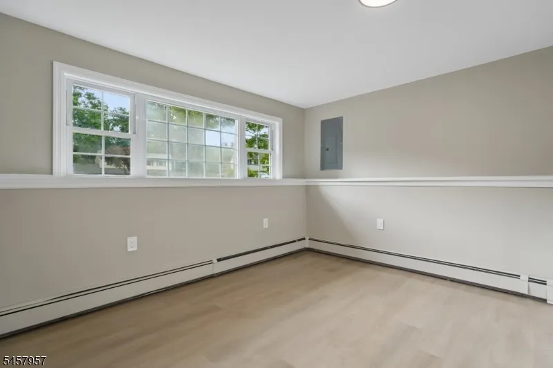 41 Paula Dr Washington, NJ 07853