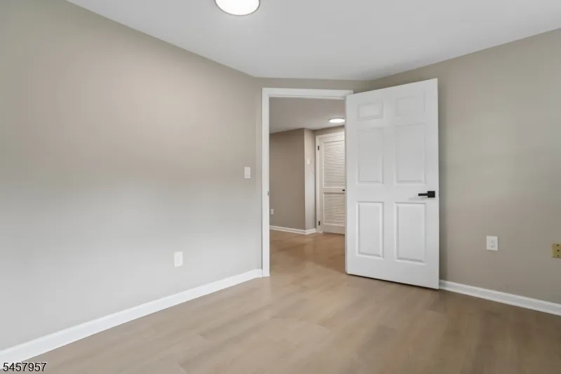 41 Paula Dr Washington, NJ 07853