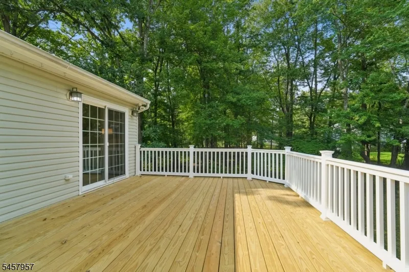 41 Paula Dr Washington, NJ 07853