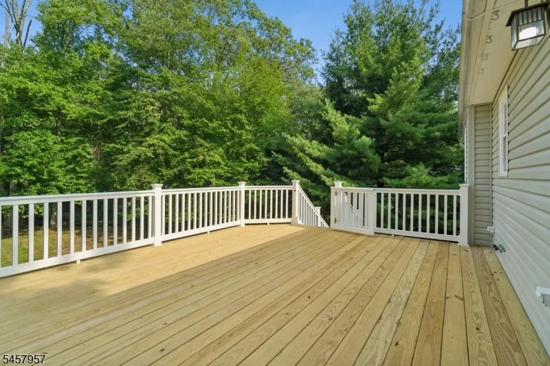 41 Paula Dr Washington, NJ 07853