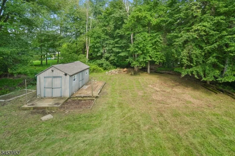 41 Paula Dr Washington, NJ 07853