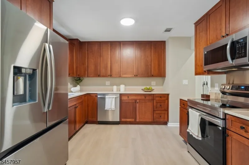 41 Paula Dr Washington, NJ 07853