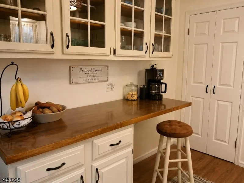 126 Wagon Wheel Rd Sparta, NJ 07871