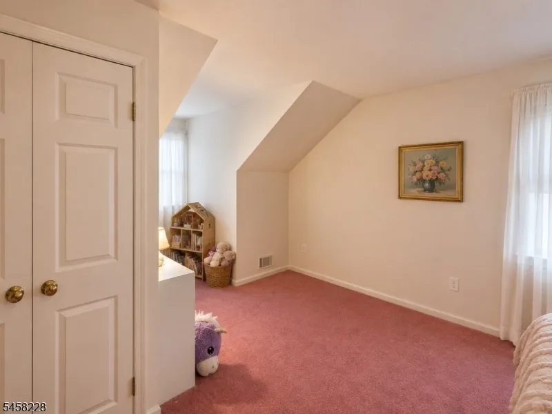 126 Wagon Wheel Rd Sparta, NJ 07871