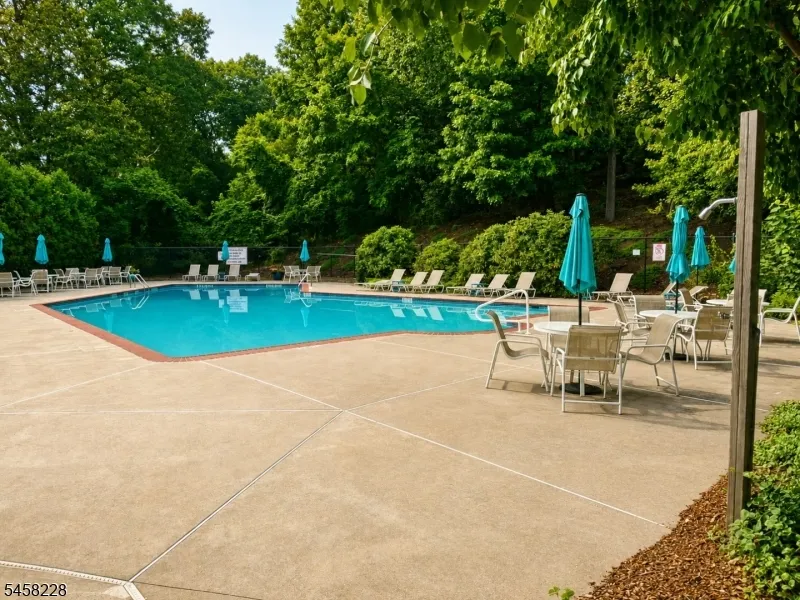 126 Wagon Wheel Rd Sparta, NJ 07871