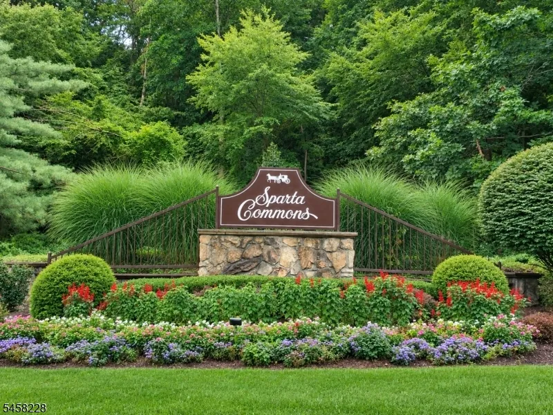 126 Wagon Wheel Rd Sparta, NJ 07871