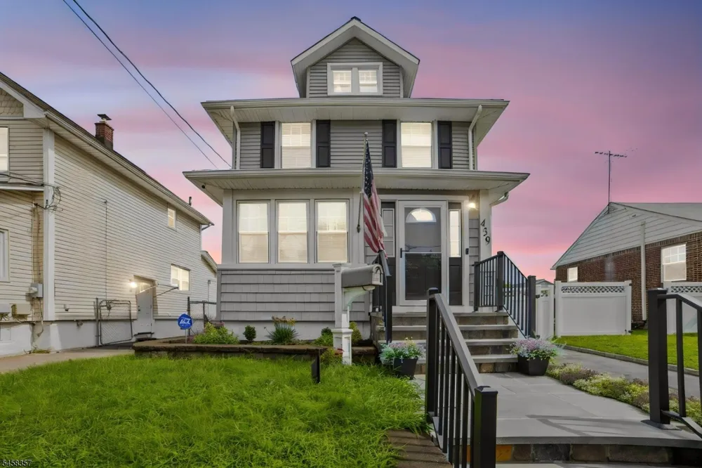 439 Lake Ave Lyndhurst, NJ 07071