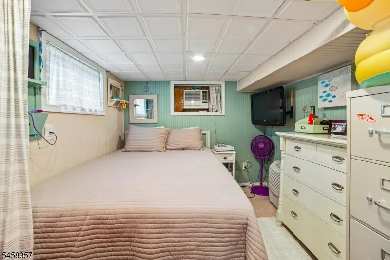 439 Lake Ave Lyndhurst, NJ 07071