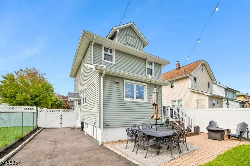 439 Lake Ave Lyndhurst, NJ 07071