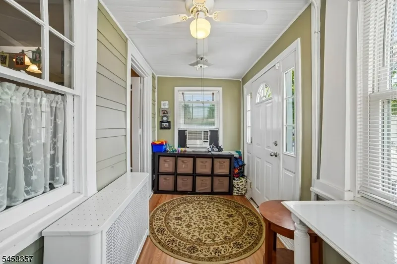 439 Lake Ave Lyndhurst, NJ 07071