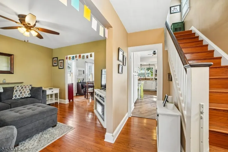 439 Lake Ave Lyndhurst, NJ 07071