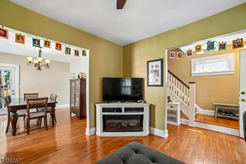 439 Lake Ave Lyndhurst, NJ 07071