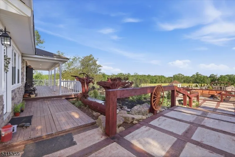 72 Pond Ln Holland, NJ 08848