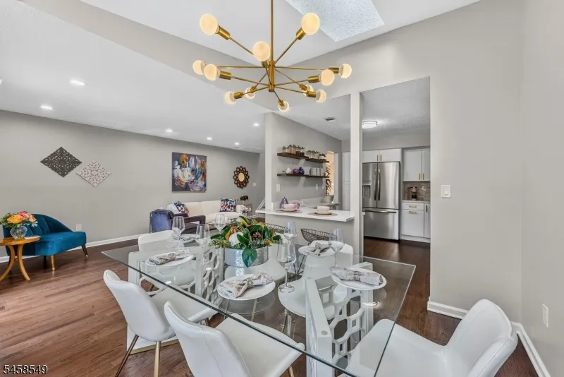 4 Lee Lee Ln Old Bridge, NJ 08879