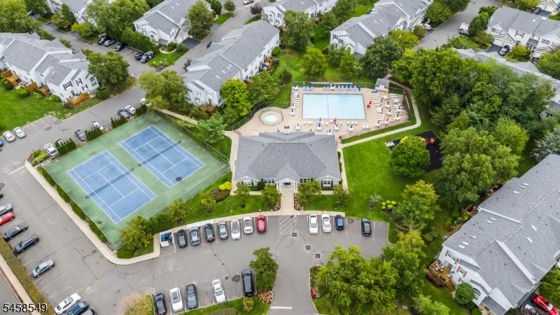 4 Lee Lee Ln Old Bridge, NJ 08879